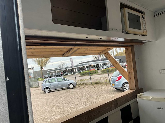 Adria foodtrailer - afbeelding 14 van  15