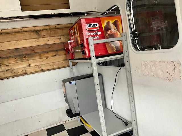 Adria foodtrailer - afbeelding 15 van  15