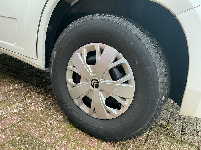 Adria matrix 670 sl camper met complete inventaris - afbeelding 4 van  69