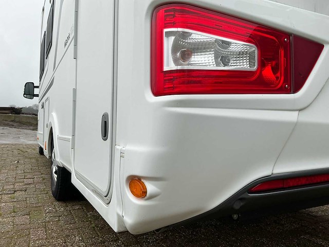 Adria matrix 670 sl camper met complete inventaris - afbeelding 10 van  69