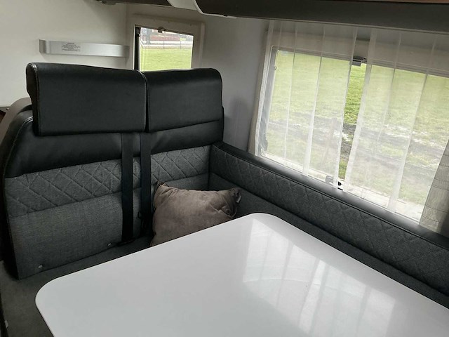 Adria matrix 670 sl camper met complete inventaris - afbeelding 12 van  69
