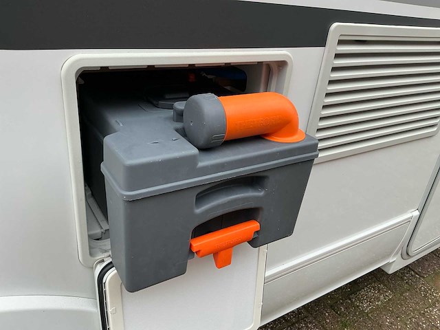 Adria matrix 670 sl camper met complete inventaris - afbeelding 69 van  69