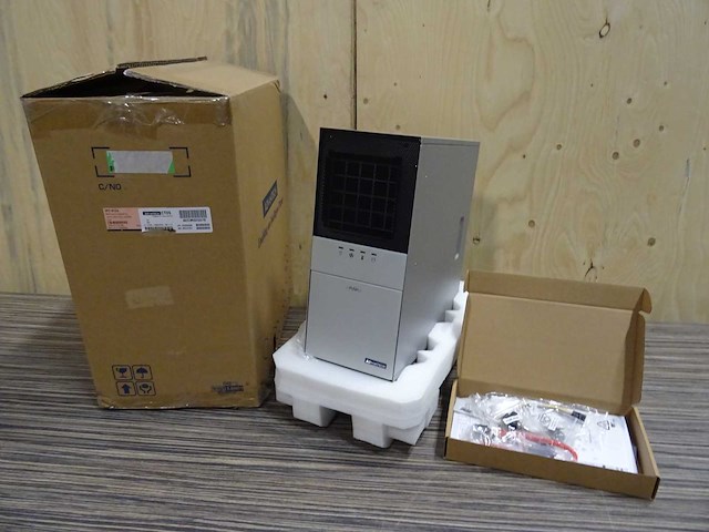 Advantech - ipc-5122 - wallmount chassis - afbeelding 1 van  7