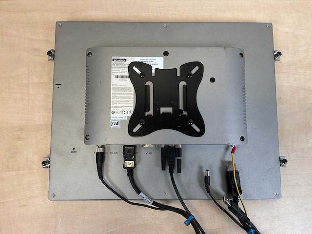 Advantech fpm-215-r8ae industriële monitor - afbeelding 2 van  3