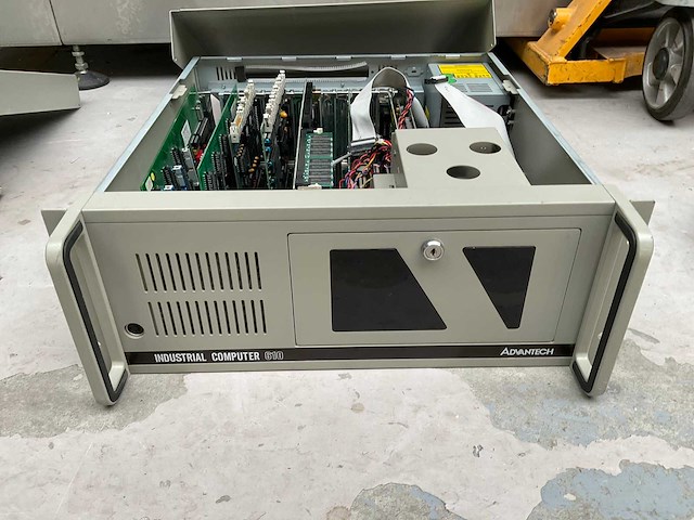 Advantech industriële pc - afbeelding 4 van  4