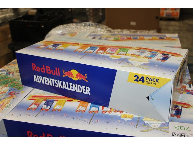 Adventskalender red bull 24x 250 ml. tht 6-2026. - afbeelding 1 van  2