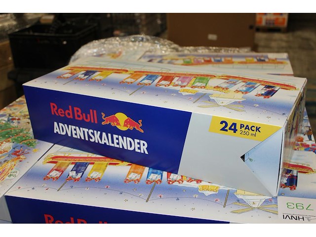 Adventskalender red bull 24x 250 ml. tht 6-2026. - afbeelding 1 van  2