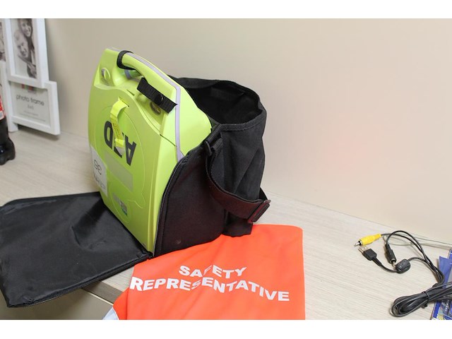Aed apparaat zoll aed plus. vervaldatum keuring 2019-03-07 - afbeelding 2 van  3
