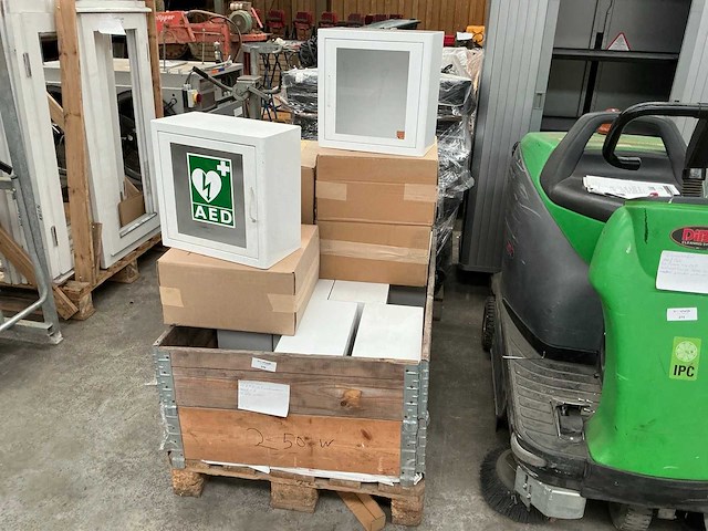 Aed kasten (14x) - afbeelding 1 van  2