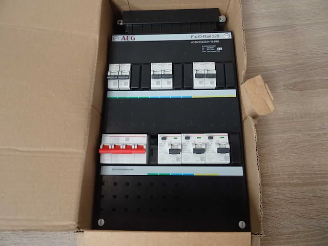 Aeg - fix-o-rail 220 a330/232323+hs4/40 - 1spf006984f0070 - groepenkast - afbeelding 1 van  2