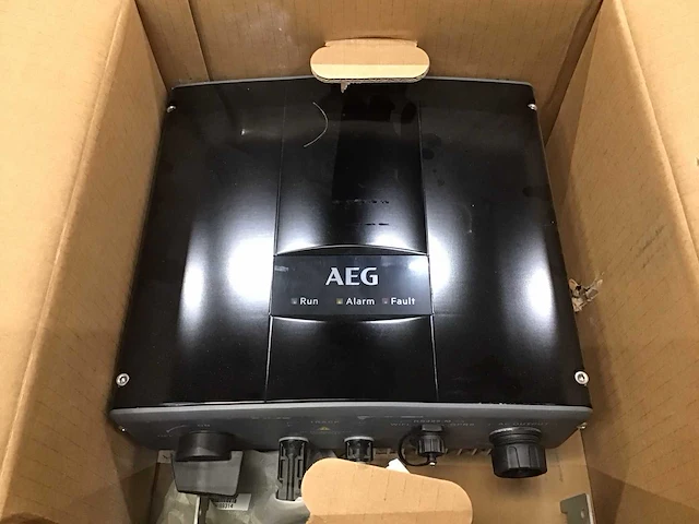 Aeg 2000 omvormer - afbeelding 1 van  2