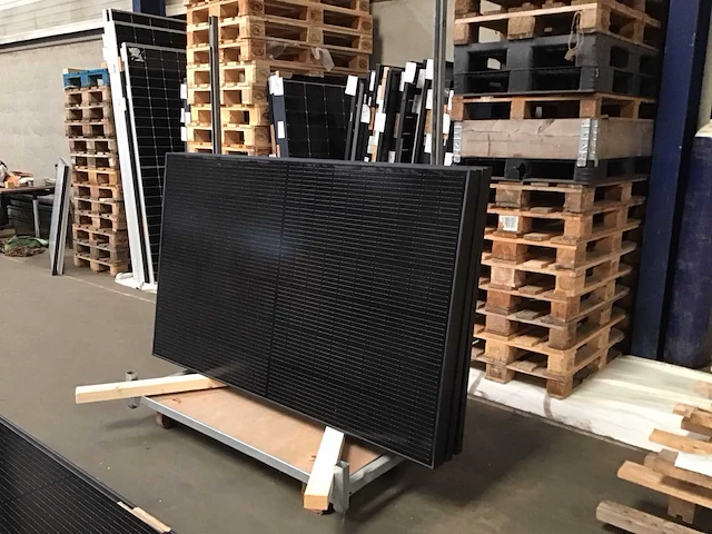 Aeg 375 fb zonnepanelen (4x) - afbeelding 1 van  1
