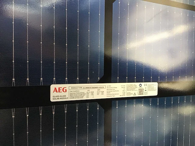 Aeg 455 glas glas 7 zonnepanelen en 1 aeg omvormer - afbeelding 3 van  3