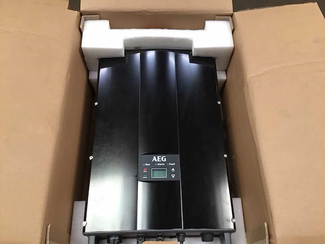 Aeg 8kw omvormer - afbeelding 1 van  2