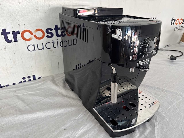 Aeg ab61h6sw allergy 6000 – stofzuiger met zak | de'longhi magnifica s ecam 21.117.b – volautomatische espressomachine - afbeelding 3 van  3