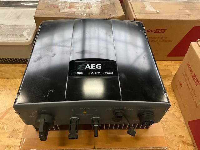 Aeg as-ir01-2000 omvormer - afbeelding 1 van  5