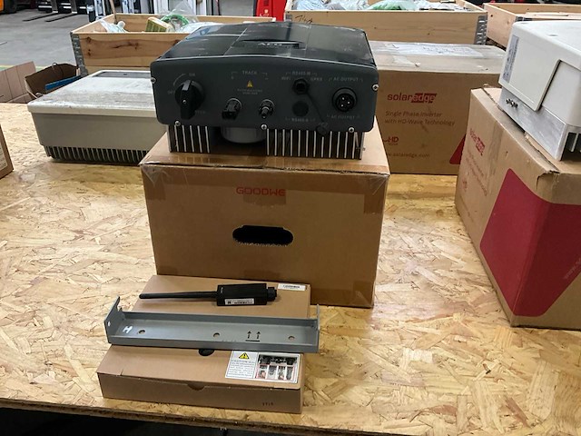 Aeg as-ir01-2000 omvormer - afbeelding 3 van  5