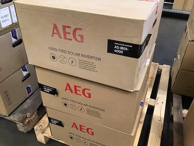 Aeg as-ir01-4000 omvormer - afbeelding 1 van  2