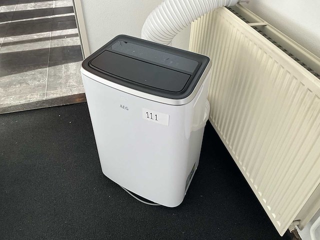 Aeg axp26u338bw draagbare airconditioner - afbeelding 1 van  5