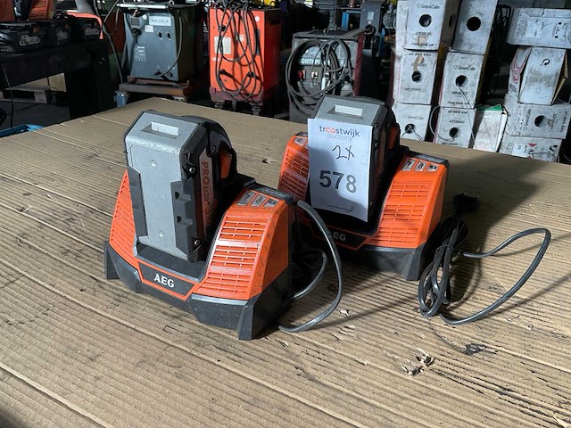 Aeg bl1218 accu met lader (2x) - afbeelding 1 van  6