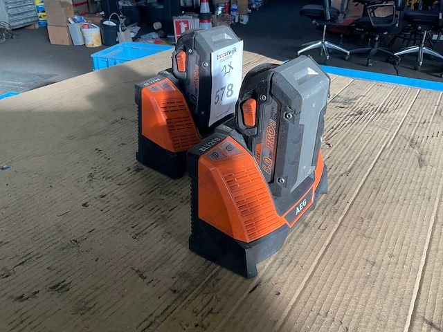 Aeg bl1218 accu met lader (2x) - afbeelding 3 van  6
