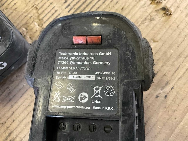 Aeg bl1218 accu met lader (3x) - afbeelding 8 van  8