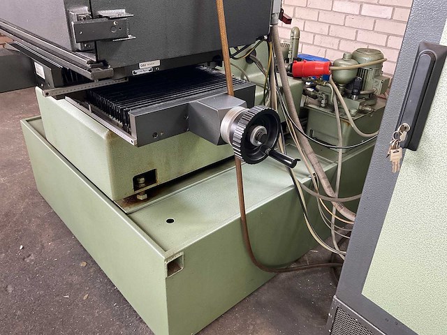 Aeg-elotherm elbomat 222s draadvonk- en erodeermachine - afbeelding 6 van  26