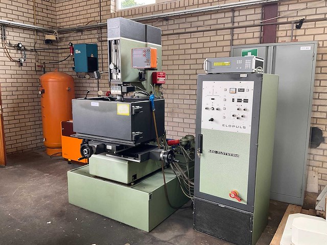 Aeg-elotherm elbomat 222s draadvonk- en erodeermachine - afbeelding 1 van  26