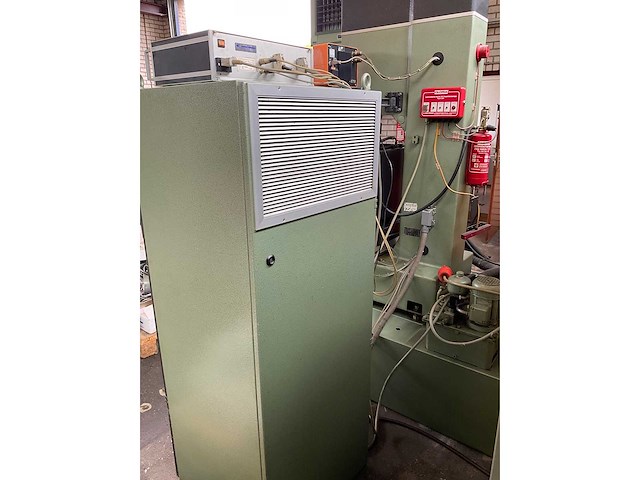 Aeg-elotherm elbomat 222s draadvonk- en erodeermachine - afbeelding 15 van  26