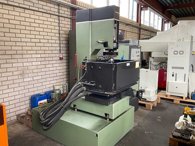Aeg-elotherm elbomat 222s draadvonk- en erodeermachine - afbeelding 12 van  26