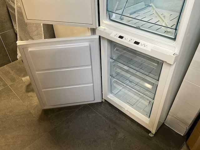 Aeg koel-vriescombinatie sct71900s0 - afbeelding 6 van  10