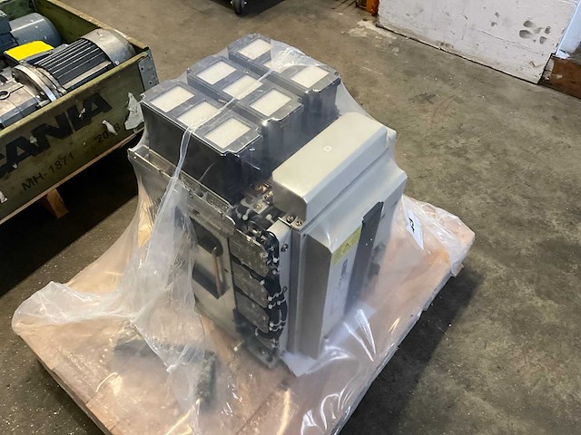 Aeg me 2007 h / iii 2000 a circuit breaker - afbeelding 2 van  4