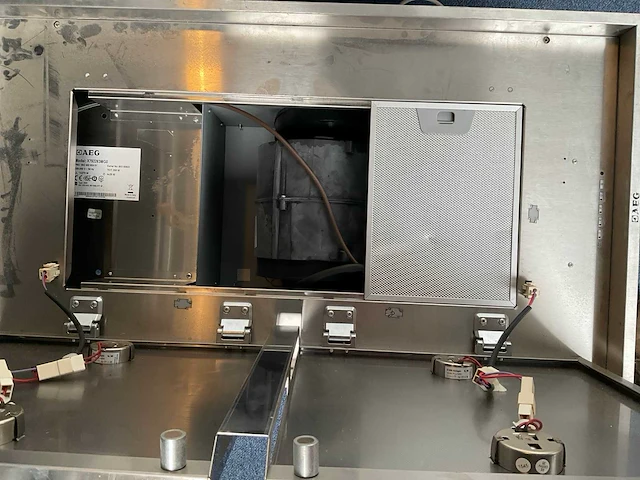 Aeg x792263mg0 plafondunit met motor en verlichting - afbeelding 4 van  5