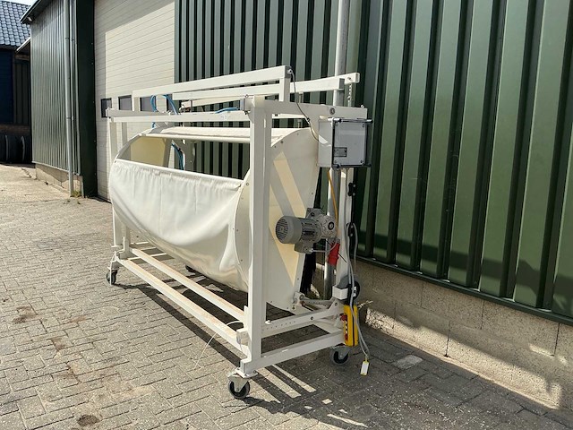 Aerial brush osmose gevel was machine - afbeelding 1 van  4