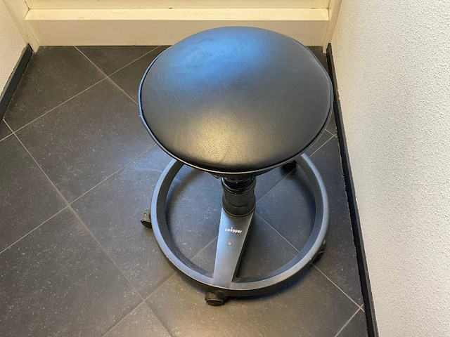 Aeris swopper ergonomische werkkruk - afbeelding 1 van  4