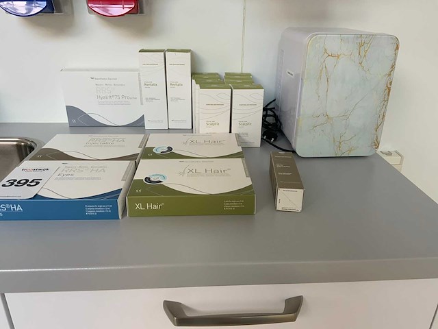 Aesthetic dermal partij injectables en shampoo - afbeelding 4 van  10