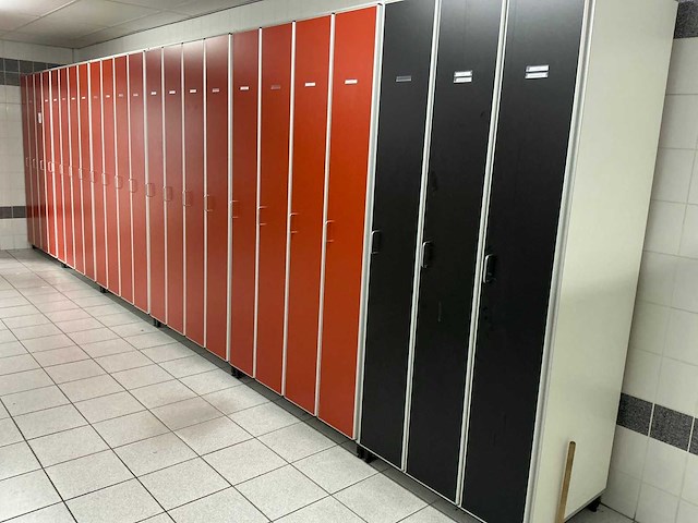Aestic lockerkast 23 deurs - afbeelding 1 van  2