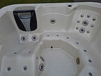 Aeware 6 persoons jacuzzi en buitenspa - afbeelding 2 van  33
