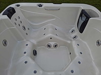 Aeware 6 persoons jacuzzi en buitenspa - afbeelding 4 van  33