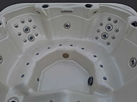 Aeware 6 persoons jacuzzi en buitenspa - afbeelding 14 van  33