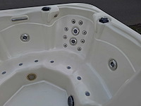 Aeware 6 persoons jacuzzi en buitenspa - afbeelding 15 van  33