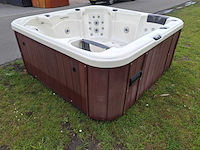Aeware 6 persoons jacuzzi en buitenspa - afbeelding 25 van  33