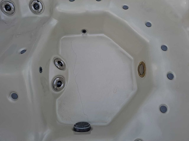 Aeware 6 persoons jacuzzi en buitenspa - afbeelding 31 van  33