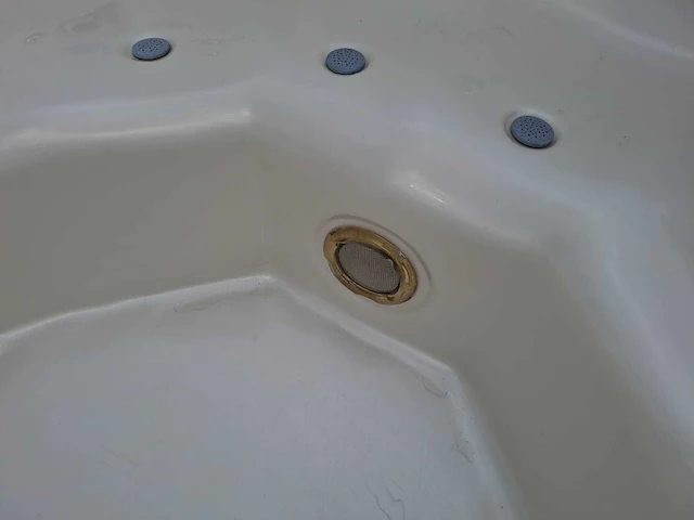 Aeware 6 persoons jacuzzi en buitenspa - afbeelding 30 van  33