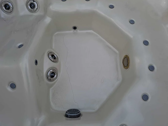 Aeware 6 persoons jacuzzi en buitenspa - afbeelding 31 van  33