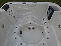 Aeware 6 persoons jacuzzi en buitenspa - afbeelding 4 van  27