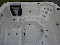Aeware 6 persoons jacuzzi en buitenspa - afbeelding 22 van  27