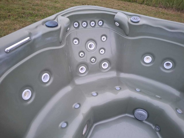 Aeware 7 persoons amerikaans jacuzzi en buitenspa - afbeelding 5 van  25