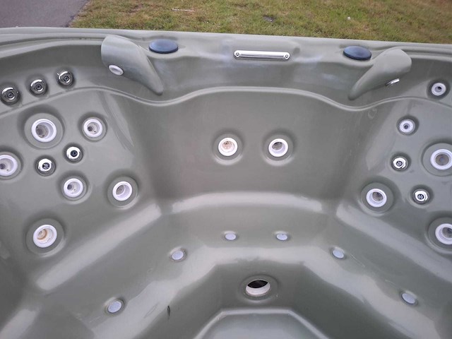 Aeware 7 persoons amerikaans jacuzzi en buitenspa - afbeelding 8 van  25