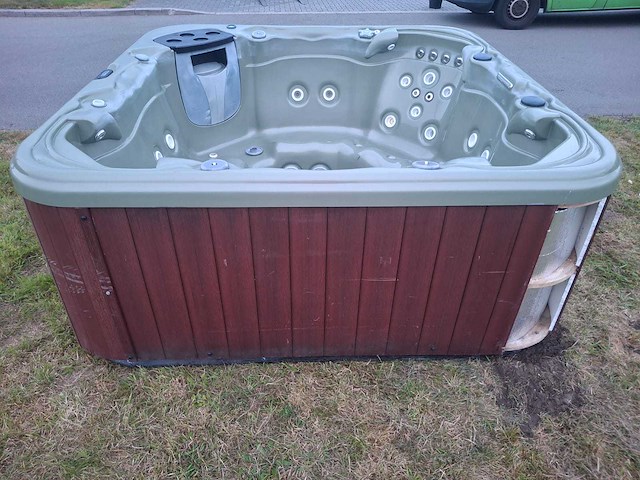 Aeware 7 persoons amerikaans jacuzzi en buitenspa - afbeelding 15 van  25